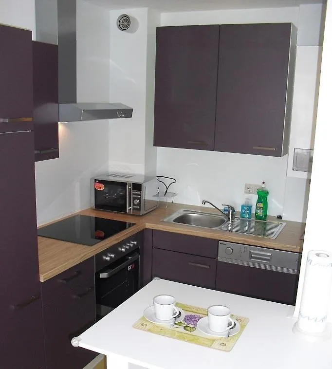 Serviced Apartment With Sunny Balcony Βιέννη 0*,