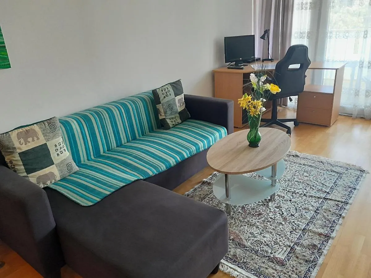 Serviced Apartment With Sunny Balcony Wien