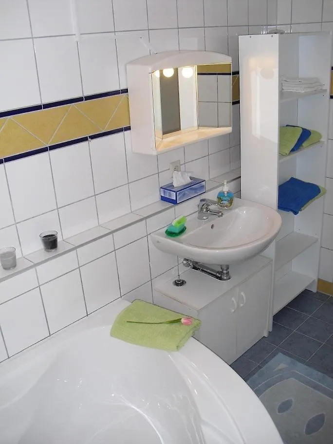 Serviced Apartment With Sunny Balcony Wien